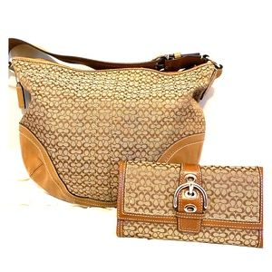 Authentic Signature Coach Hobo w/ matching wallet
